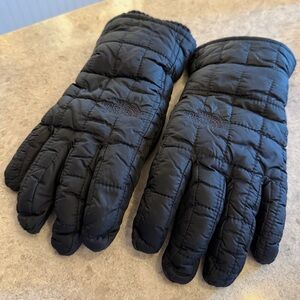 The North Face Women’s Quilted Black Gloves - Size Small